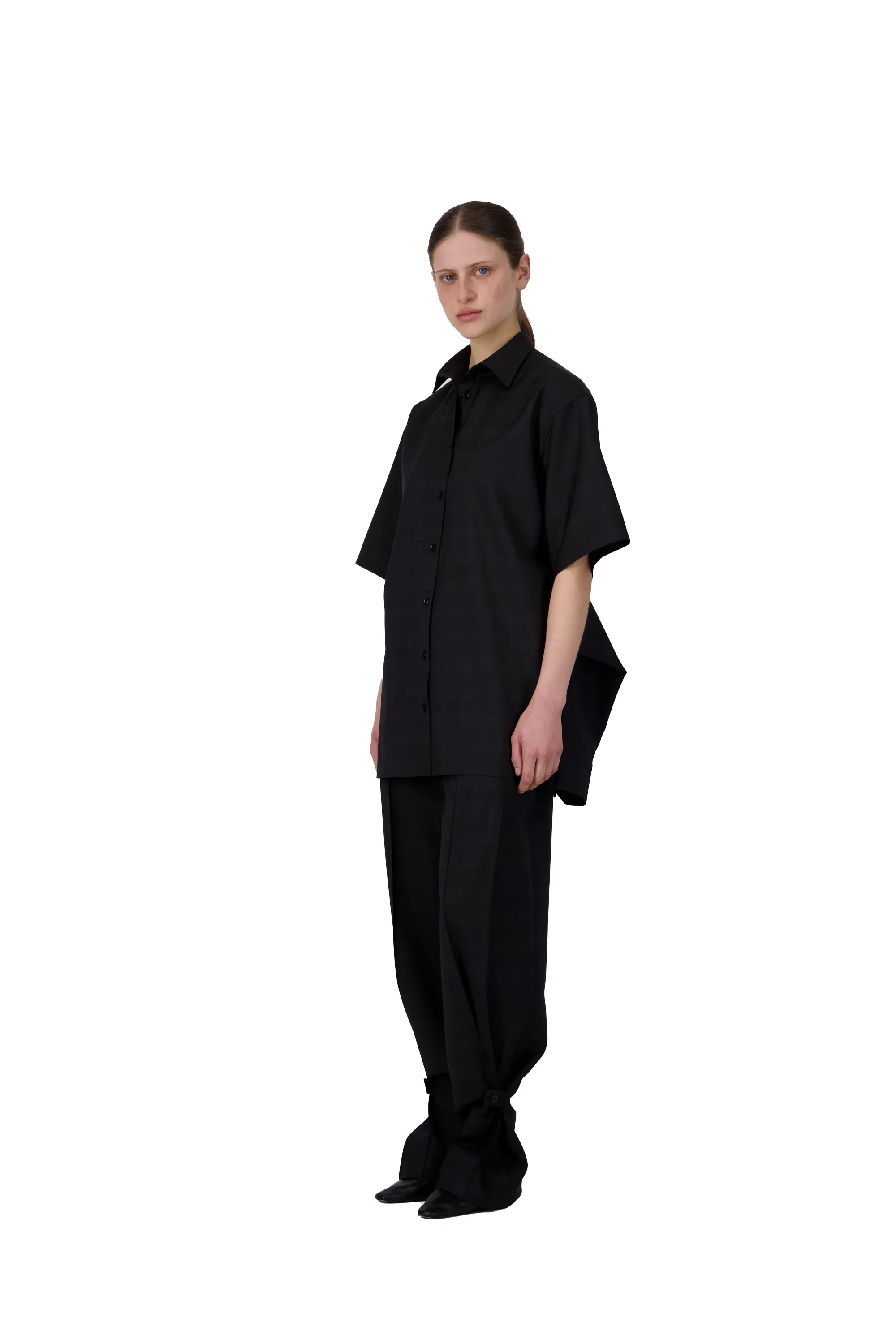 Drop 3 short-sleeve black shirt with wide-leg trousers